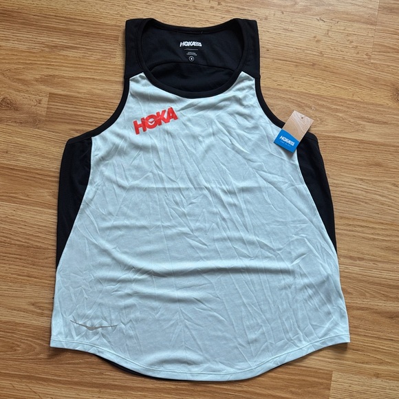 Hoka Tops - Hoka Athletic Tank ✨ Size S